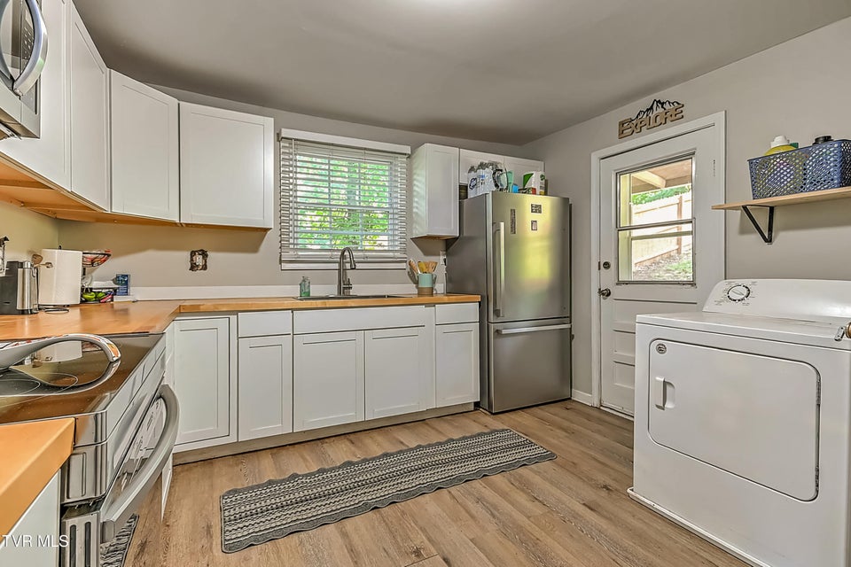 Photo #29: 1259 Ridgecrest Avenue