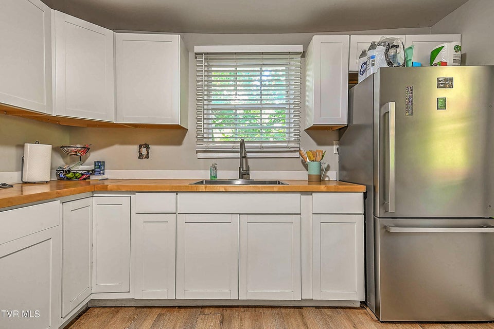 Photo #31: 1259 Ridgecrest Avenue