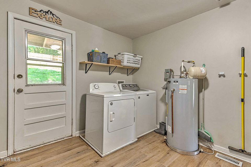 Photo #32: 1259 Ridgecrest Avenue