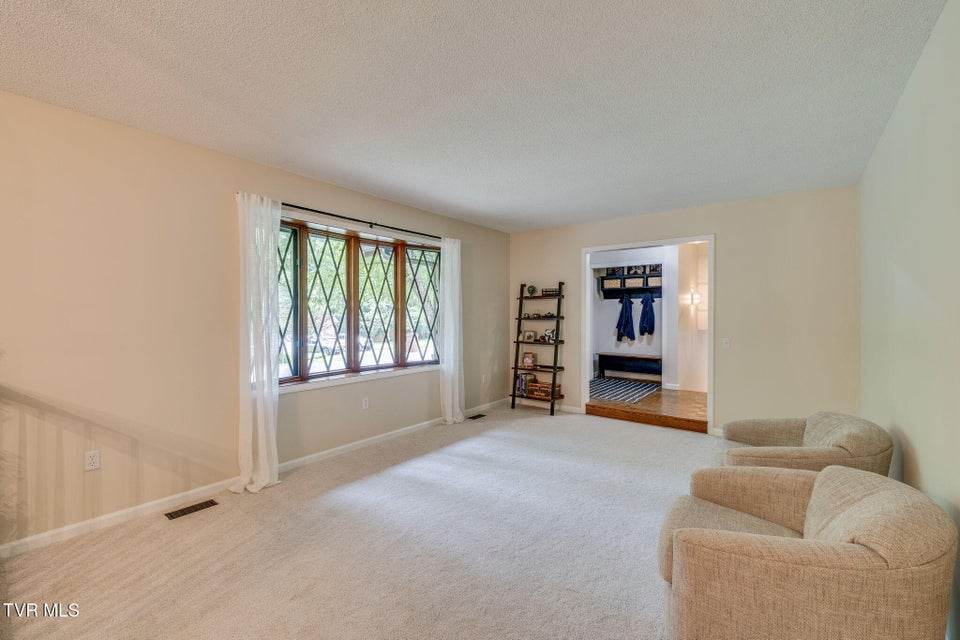 Photo #22: 4035 Lakewood Drive