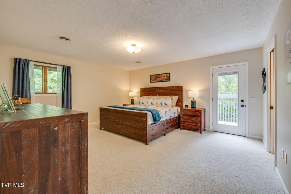 Photo #26: 4035 Lakewood Drive
