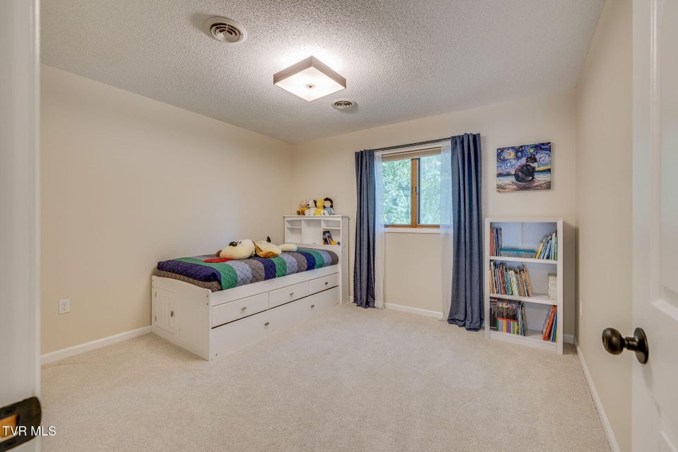 Photo #34: 4035 Lakewood Drive