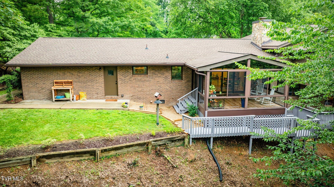 Photo #4: 4035 Lakewood Drive