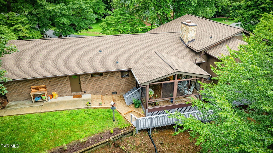 Photo #5: 4035 Lakewood Drive