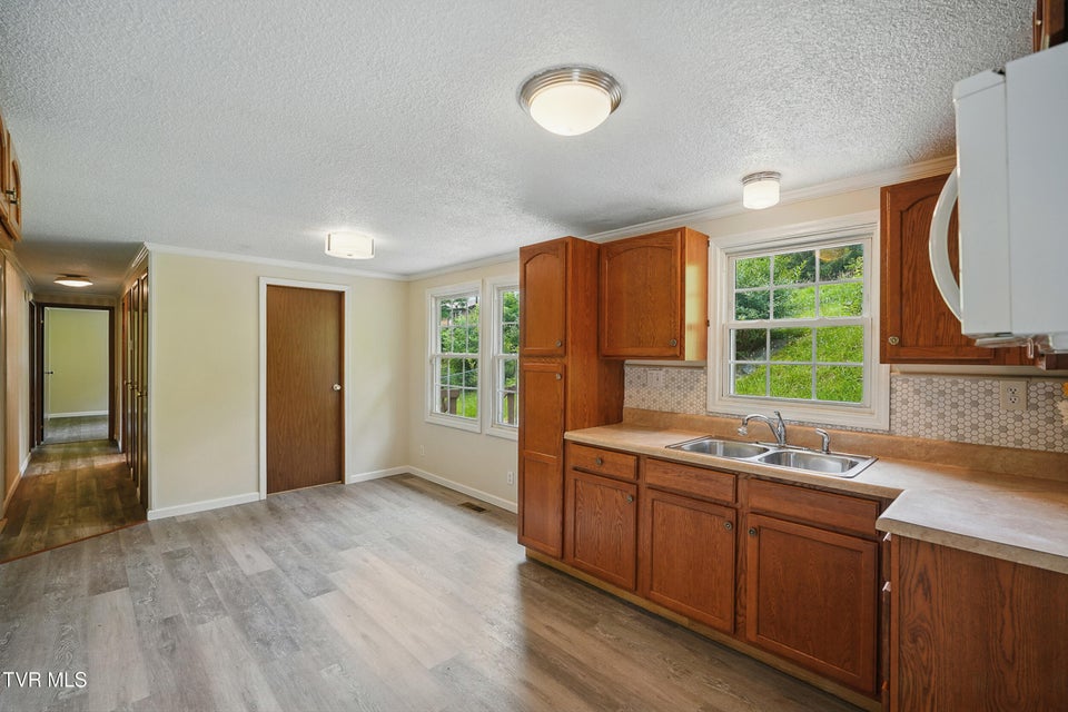 Photo #9: 271 Anderson Street