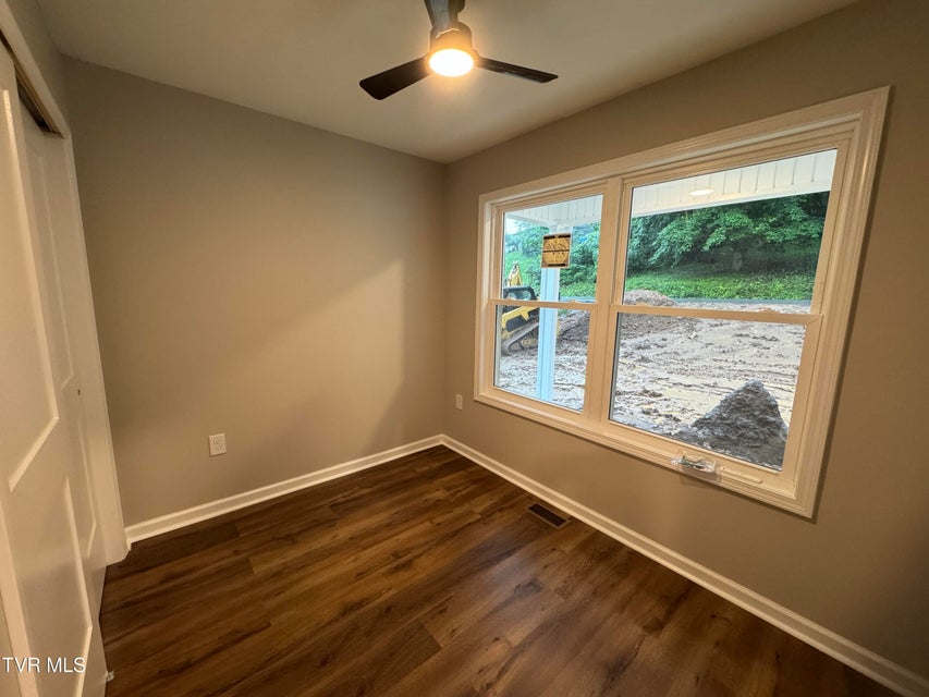 Photo #7: 411 Woodcrest Drive