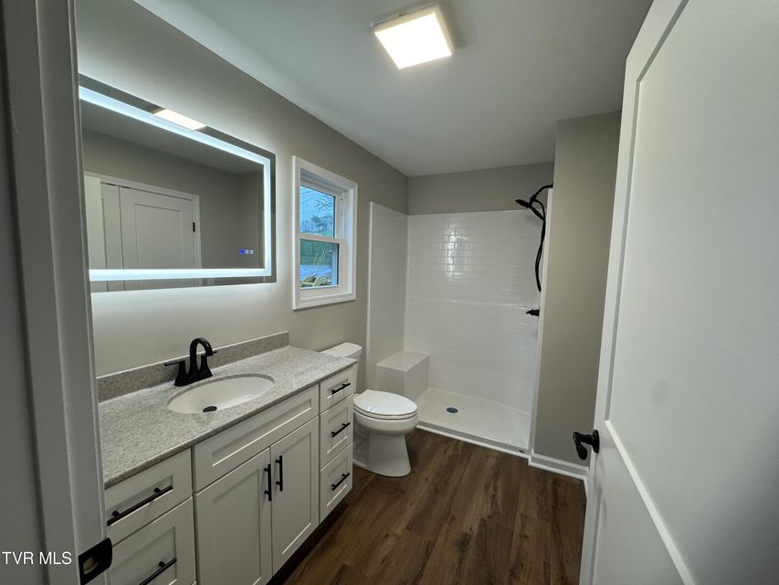 Photo #6: 411 Woodcrest Drive