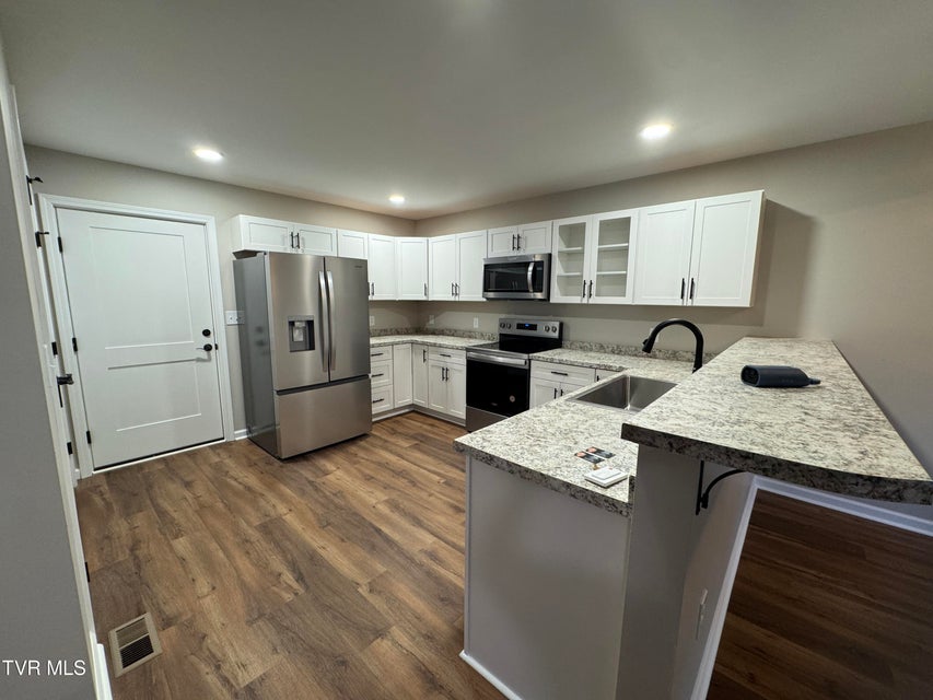 Photo #3: 411 Woodcrest Drive