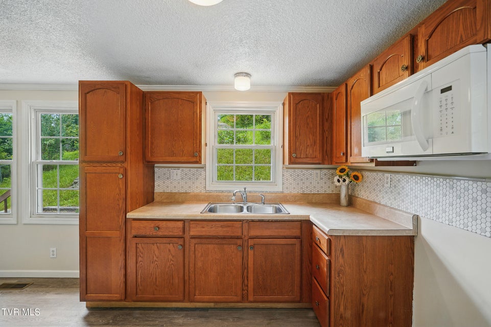 Photo #10: 271 Anderson Street
