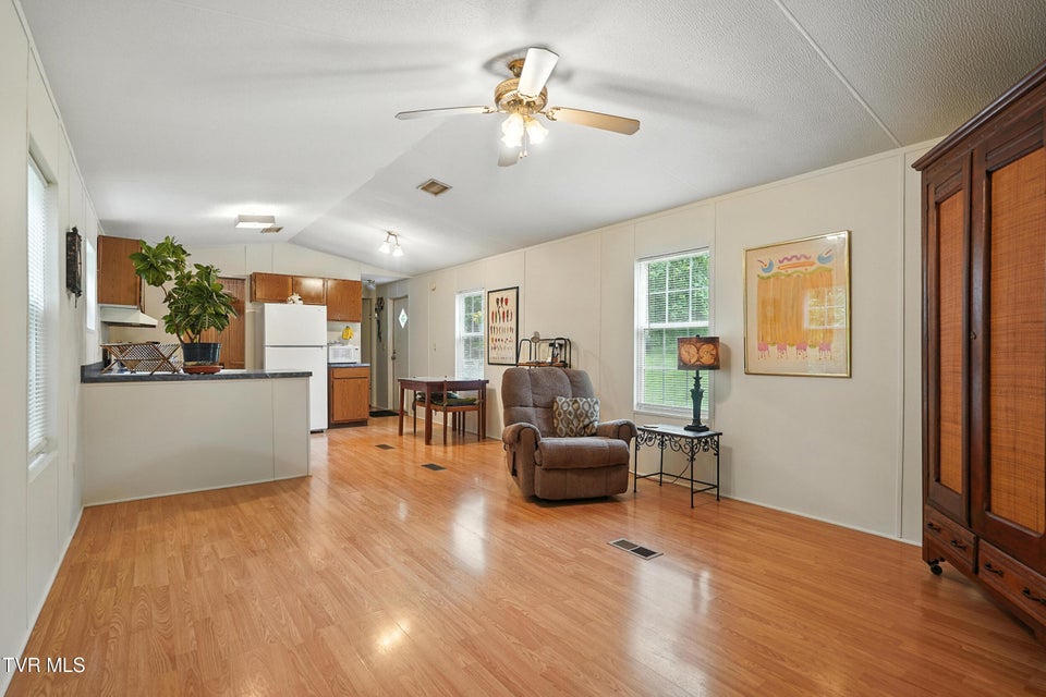 Photo #9: 994 Speedwell Road