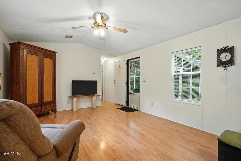 Photo #8: 994 Speedwell Road