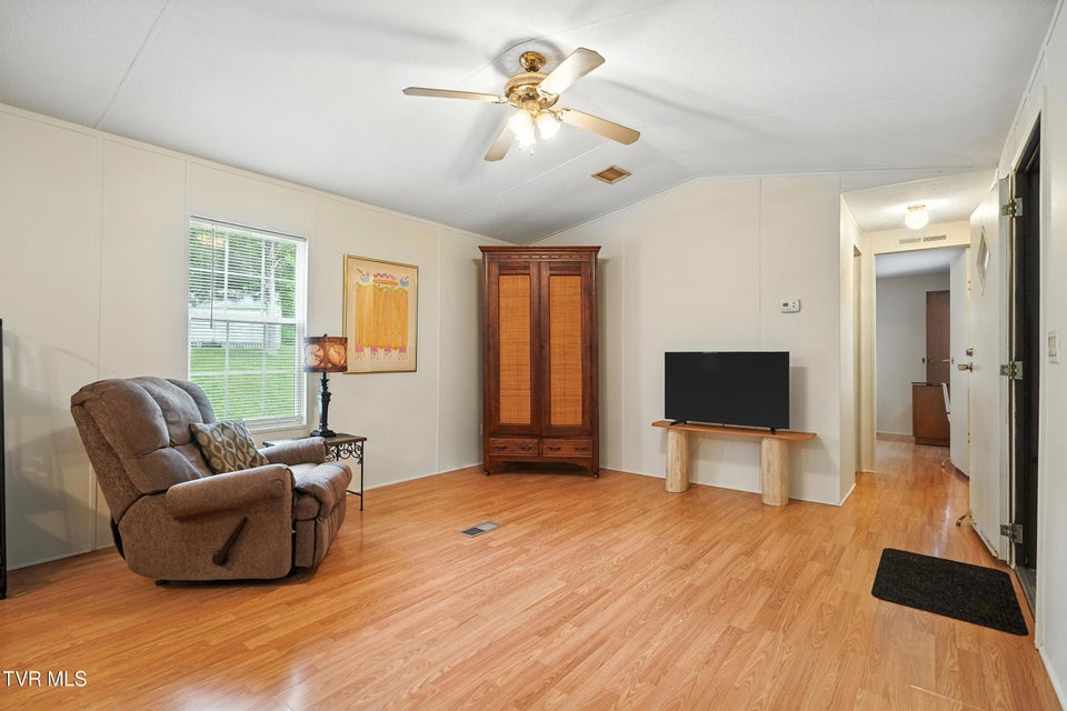 Photo #10: 994 Speedwell Road