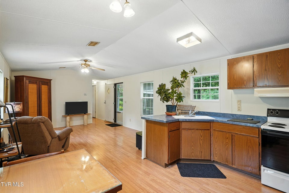 Photo #13: 994 Speedwell Road