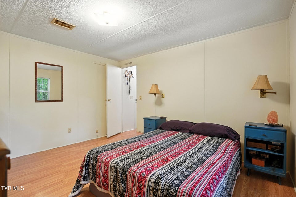 Photo #21: 994 Speedwell Road