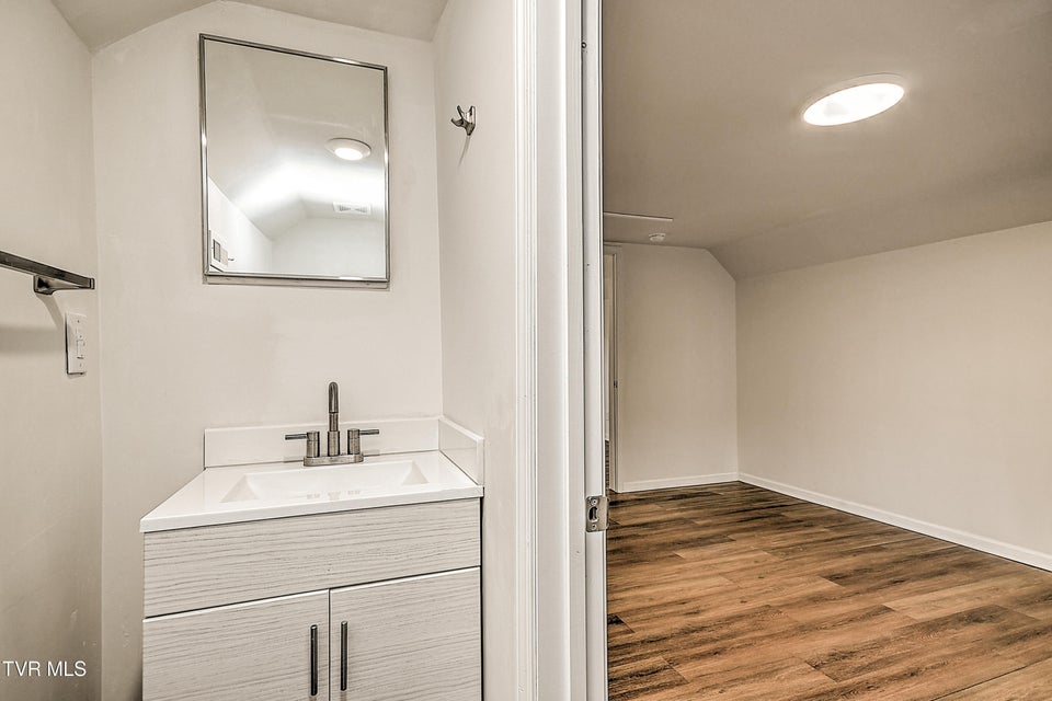 Photo #28: 1648 E Street