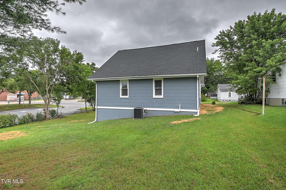 Photo #40: 1648 E Street