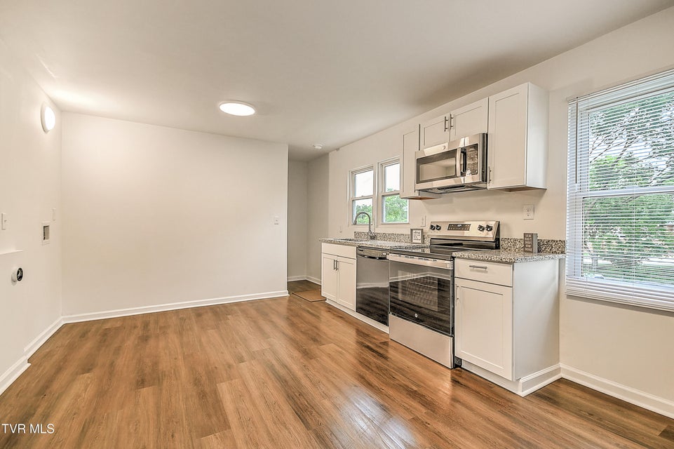 Photo #6: 1648 E Street