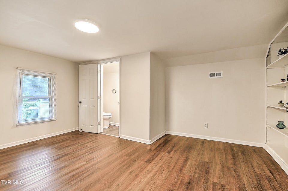 Photo #31: 1648 E Street