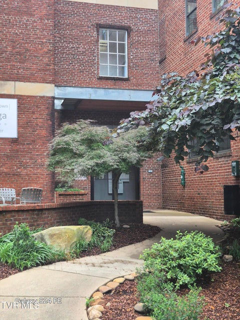 Photo #2: 116 Tipton Street