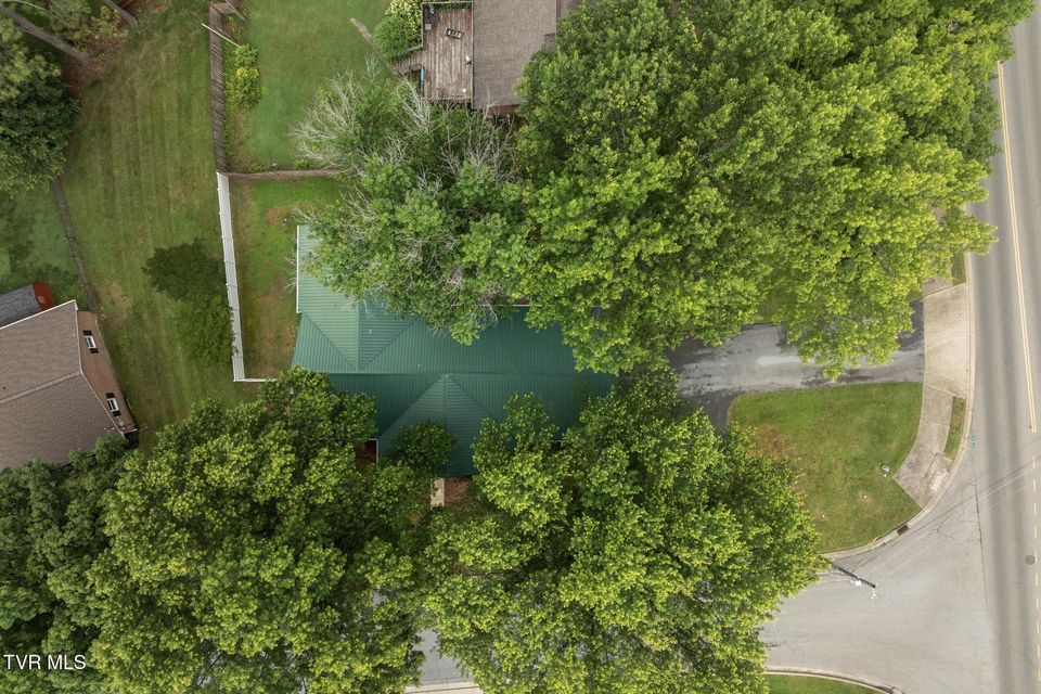 Photo #42: 1000 Grace Drive