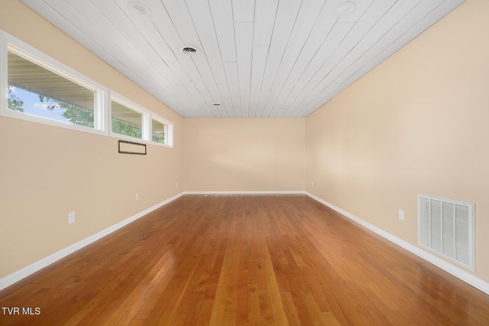 Photo #8: 1000 Grace Drive