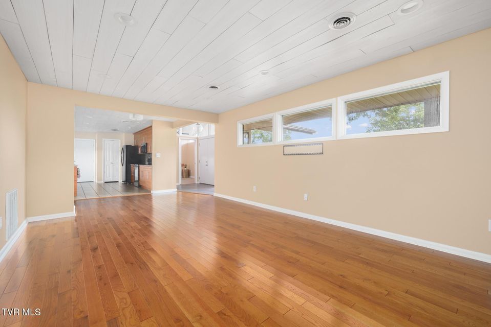 Photo #9: 1000 Grace Drive