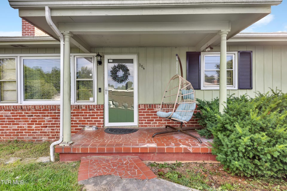 Photo #3: 206 Cloverdale Place