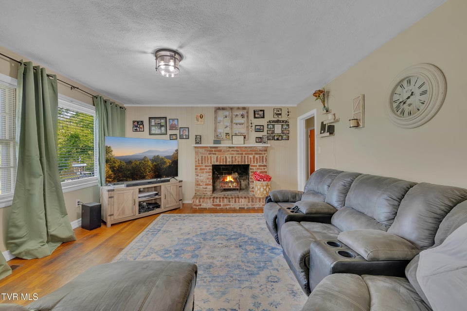 Photo #4: 206 Cloverdale Place