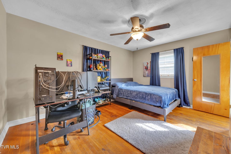 Photo #14: 206 Cloverdale Place