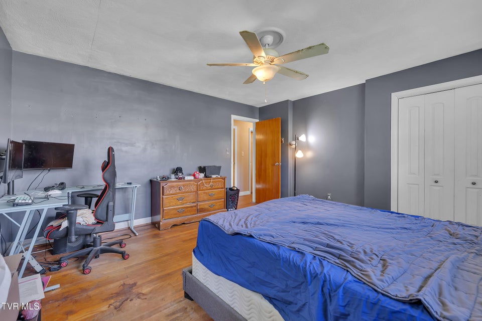 Photo #17: 206 Cloverdale Place