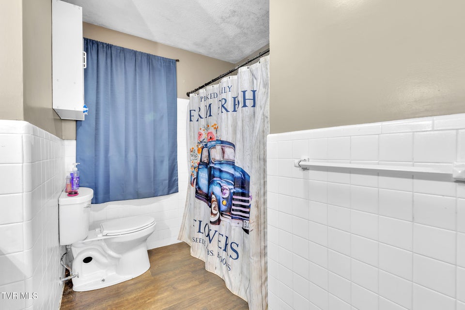 Photo #18: 206 Cloverdale Place