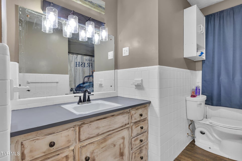 Photo #19: 206 Cloverdale Place