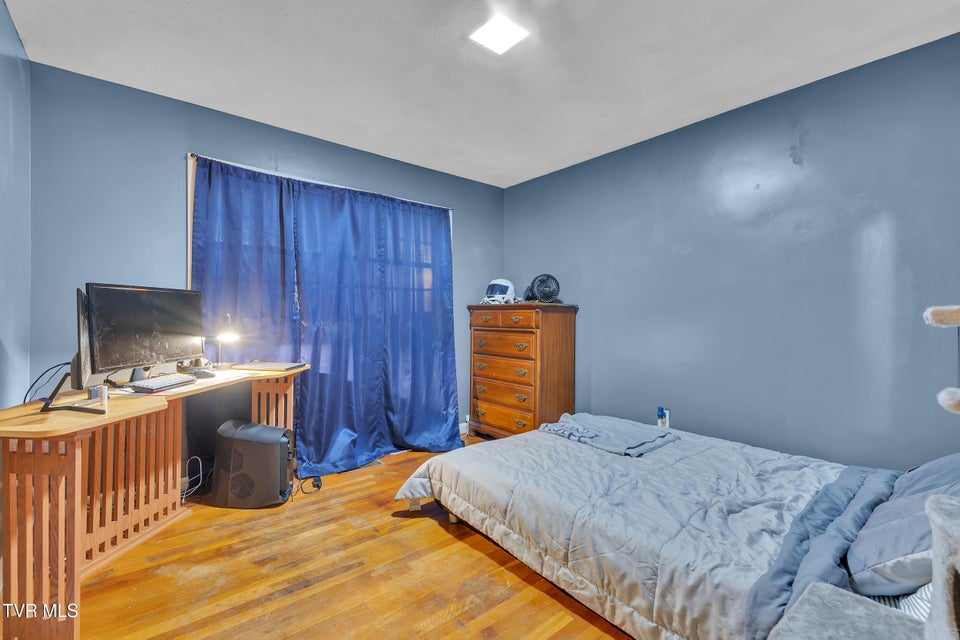 Photo #20: 206 Cloverdale Place