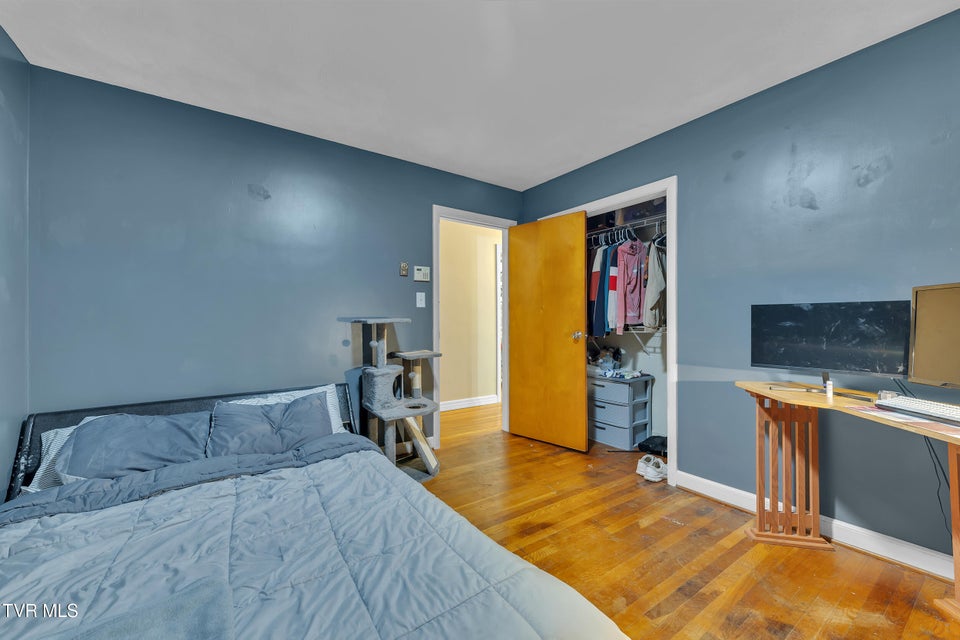 Photo #21: 206 Cloverdale Place