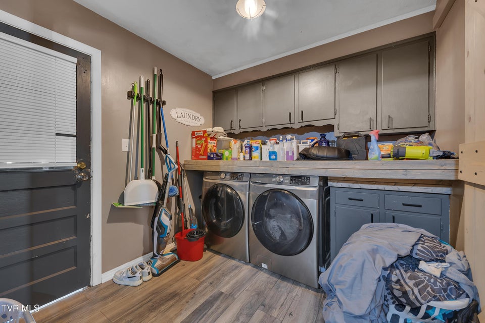 Photo #22: 206 Cloverdale Place