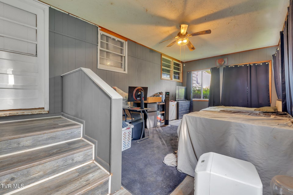 Photo #25: 206 Cloverdale Place