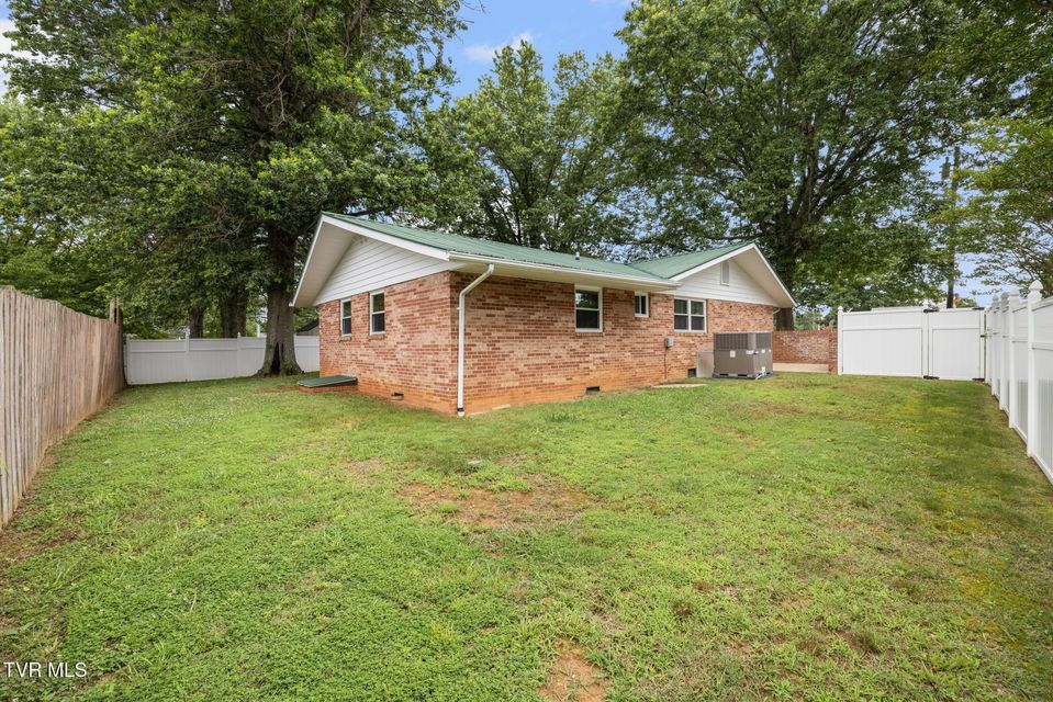 Photo #29: 1000 Grace Drive
