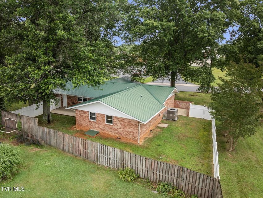 Photo #41: 1000 Grace Drive