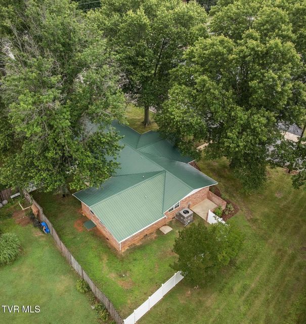 Photo #40: 1000 Grace Drive