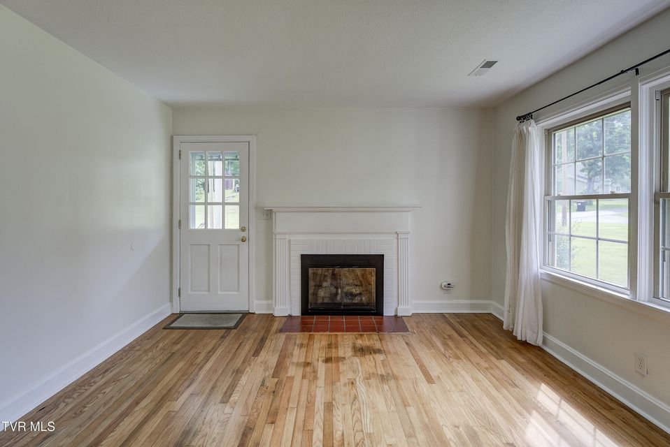 Photo #2: 123 Park Court
