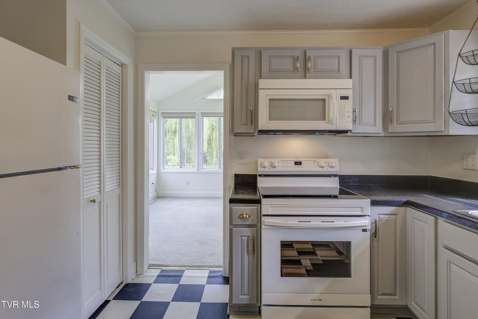 Photo #9: 123 Park Court
