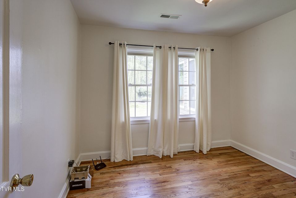 Photo #18: 123 Park Court