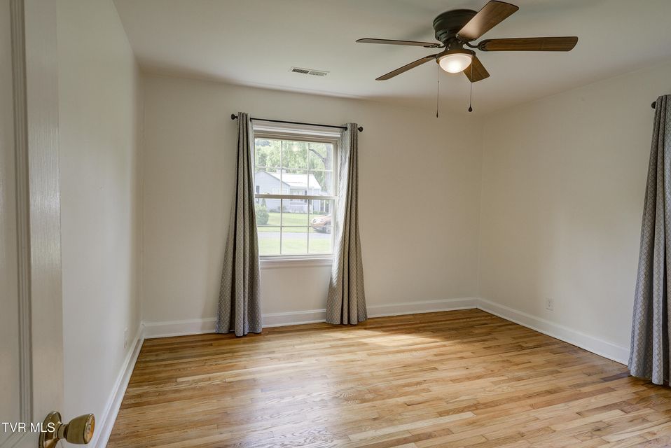 Photo #22: 123 Park Court