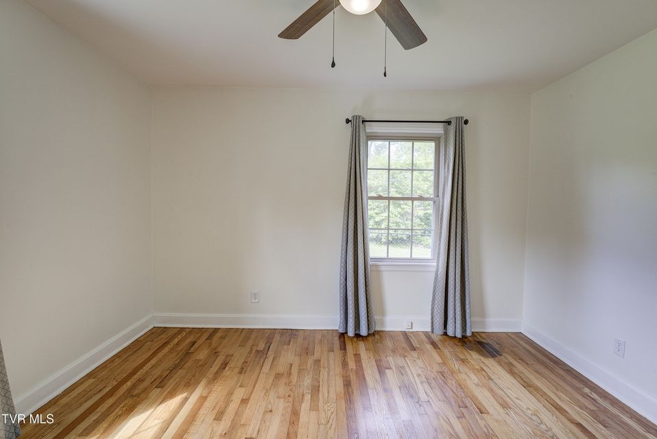 Photo #23: 123 Park Court