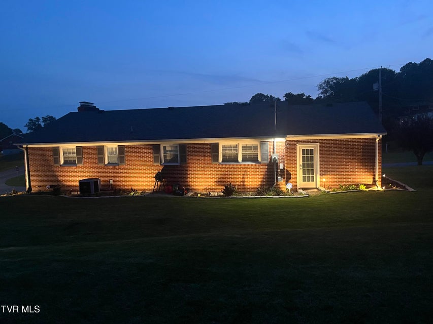 Photo #30: 908 Middle Avenue