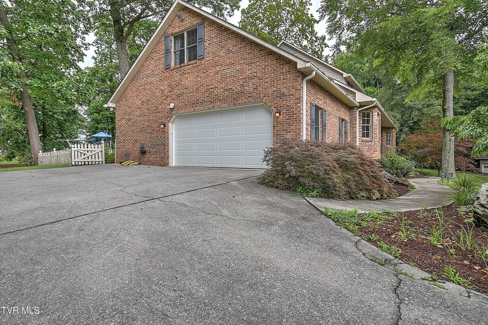 Photo #3: 1239 Olde Oaks Drive