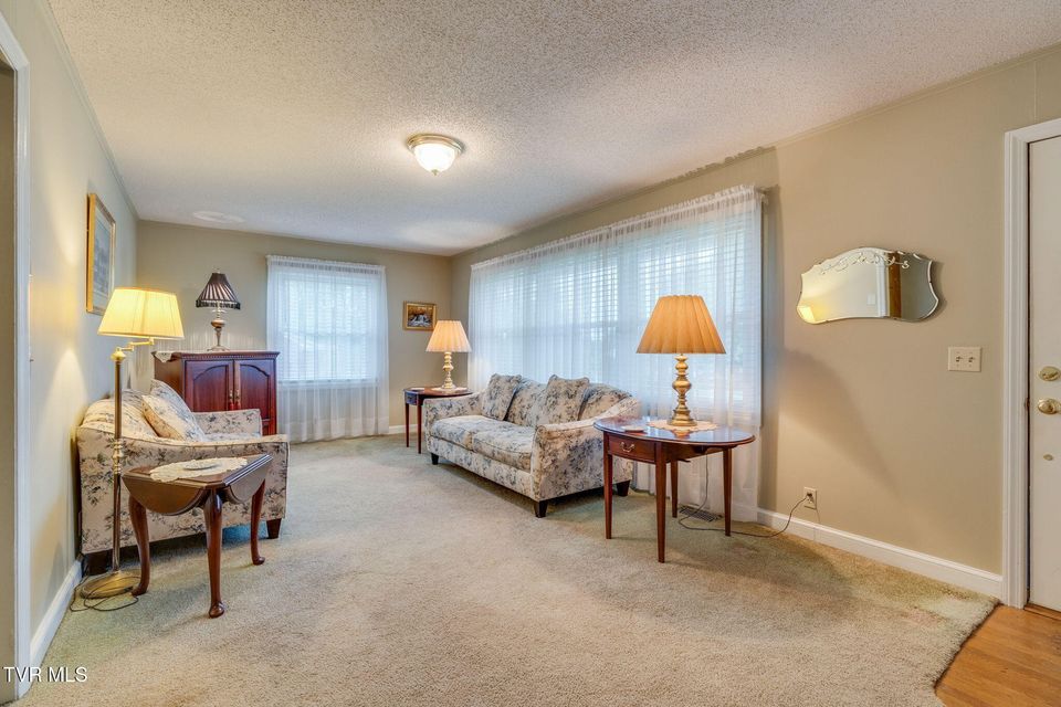 Photo #3: 837 Carlisle Drive