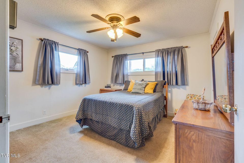 Photo #10: 837 Carlisle Drive