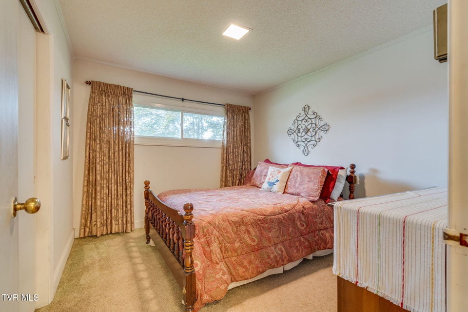 Photo #12: 837 Carlisle Drive