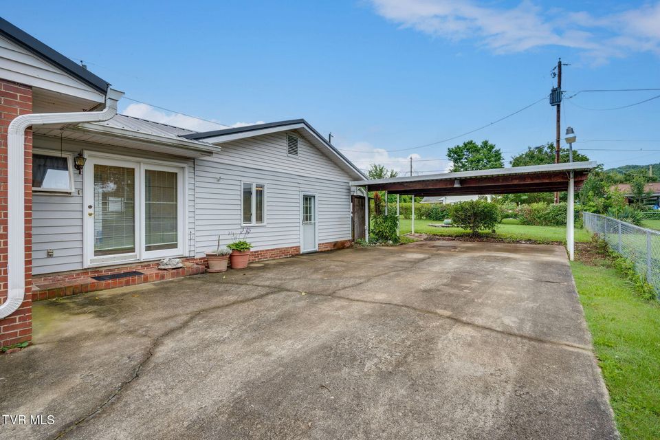 Photo #24: 837 Carlisle Drive